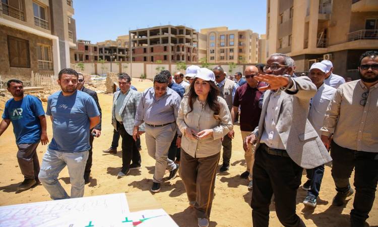 وزيرة الإسكان خلال اللقاء