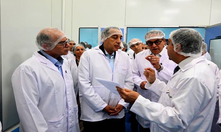 Prime Minister Inspects Global Advanced Pharmaceuticals Factory