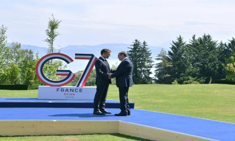 Macron welcoming President Sisi