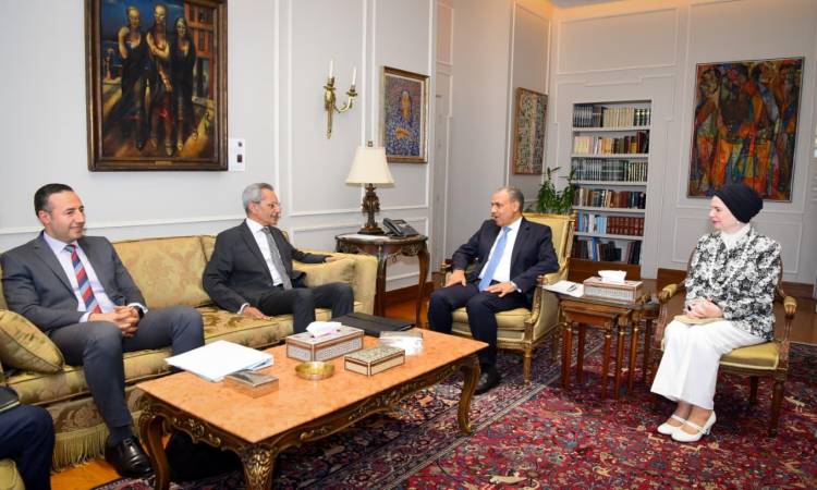 Meeting of Foreign Minister with Minister of Parliamentary Affairs