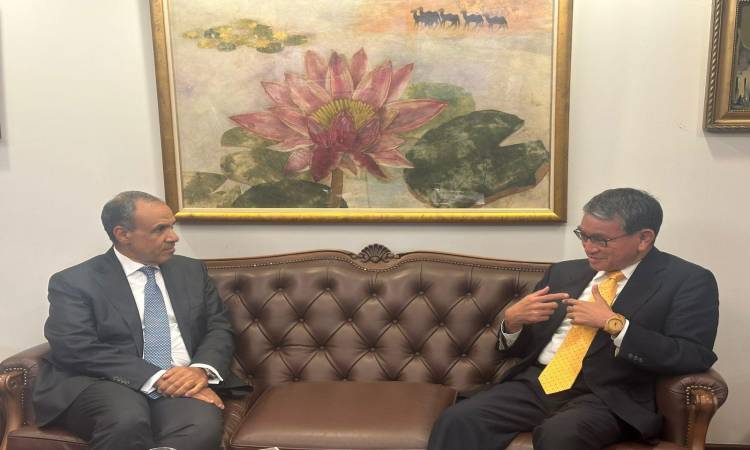 Side of the minister's meeting