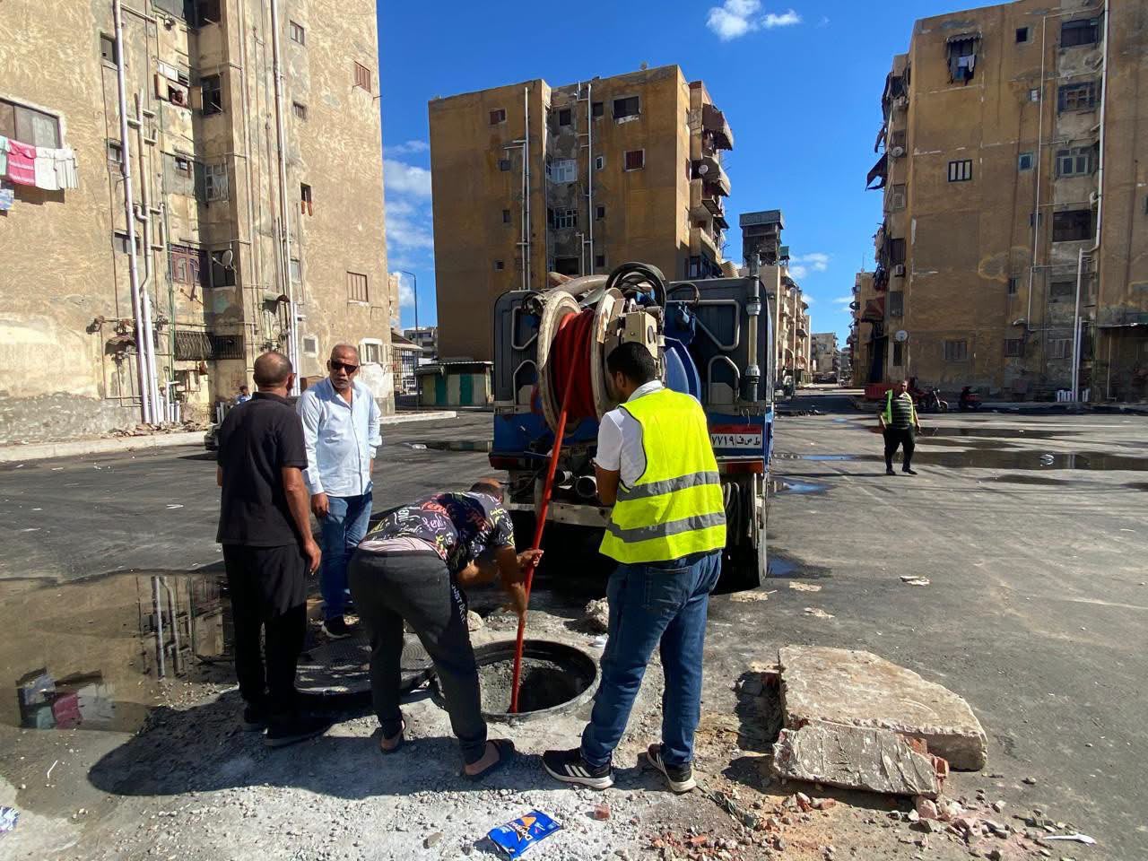 أحياء بورسعيد تواصل حملات الانضباط ورفع كفاءة الشوارع أحياء بورسعيد تواصل حملات الانضباط ورفع كفاءة الشوارع