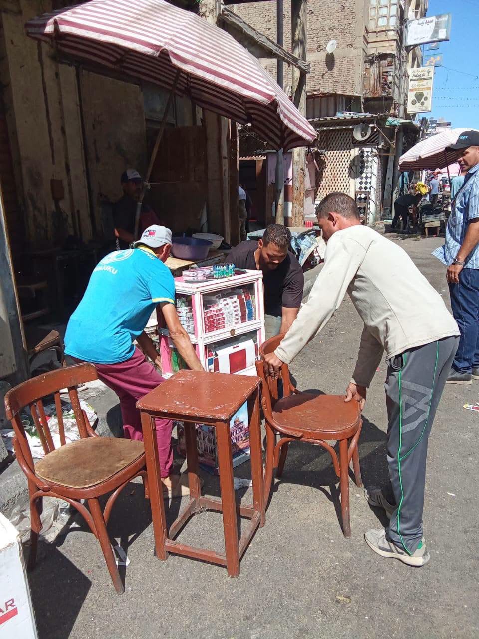 أحياء بورسعيد تواصل حملات الانضباط ورفع كفاءة الشوارع أحياء بورسعيد تواصل حملات الانضباط ورفع كفاءة الشوارع