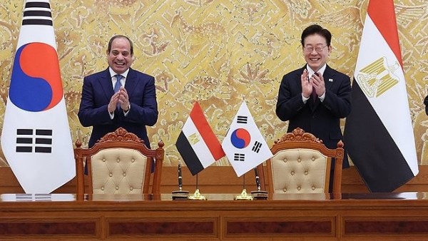 أستاذ اقتصاد يوضح أهداف زيارة السيسي لكوريا الجنوبية