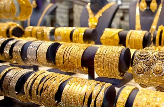 أسعار الذهب الآن عيار 24 يسجل 7 آلاف جنيه