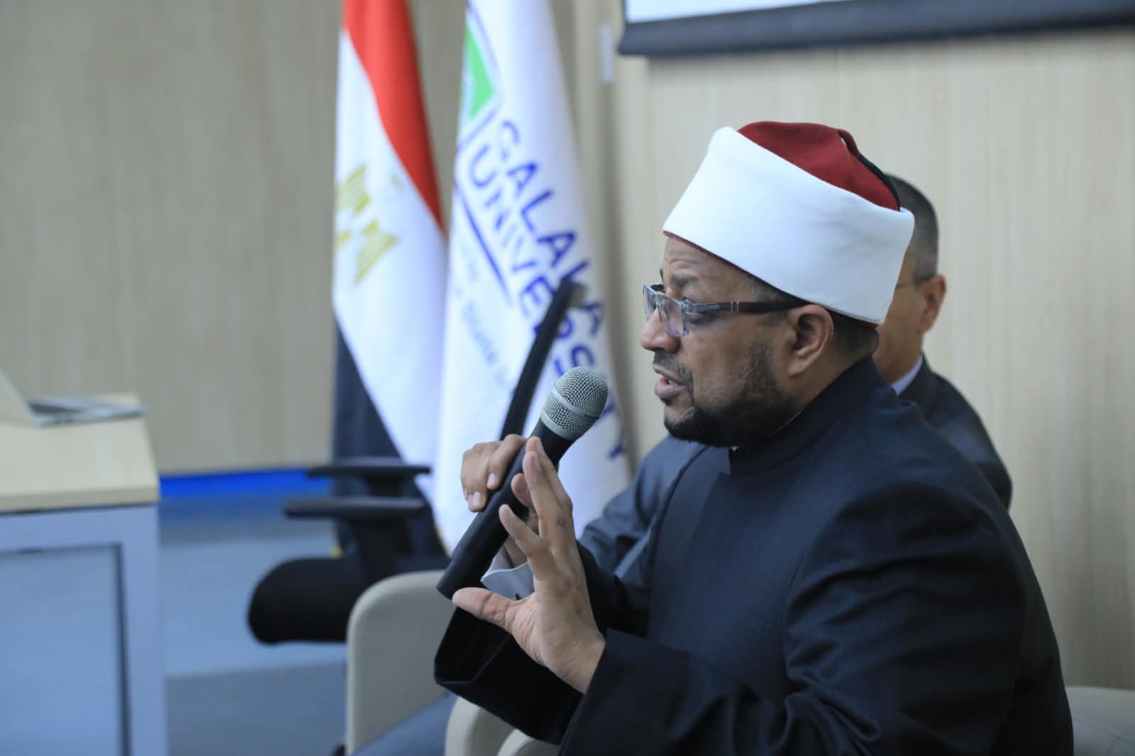 أمين البحوث الإسلامية لطلاب الجلالة الوعي الديني يحمي المجتمع