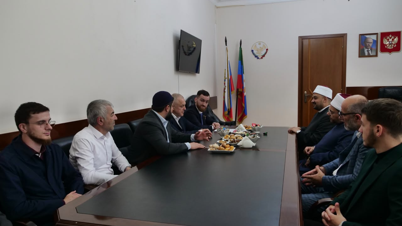 أمين عام الأعلى للشئون الإسلامية يشارك بمنتدى الحوار بداغستان أمين عام الأعلى للشئون الإسلامية يشارك بمنتدى الحوار بداغستان