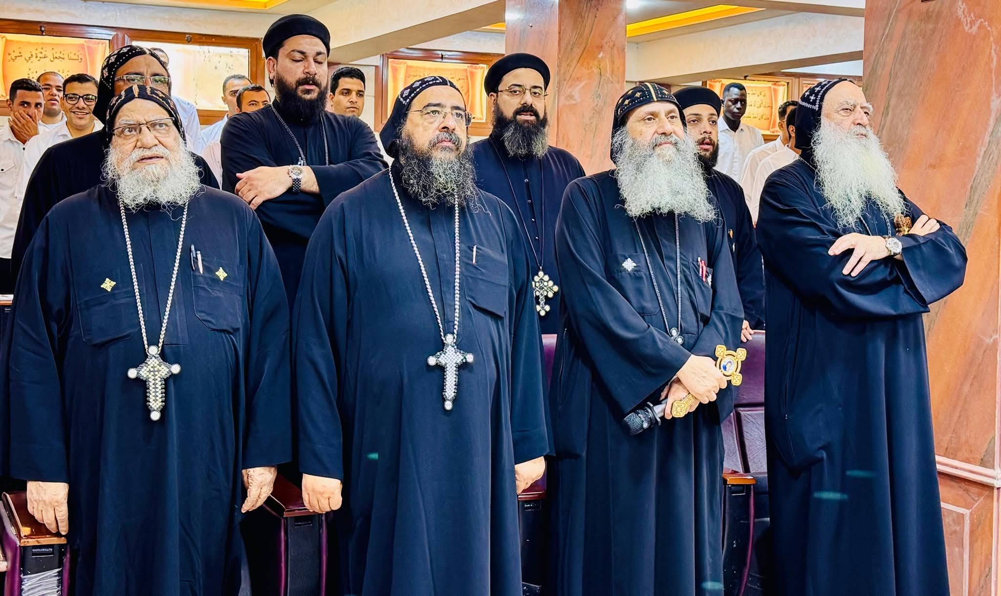 الأنبا بولا يحاضر عن الأحوال الشخصية بدير المحرق الأنبا بولا يحاضر عن الأحوال الشخصية بدير المحرق