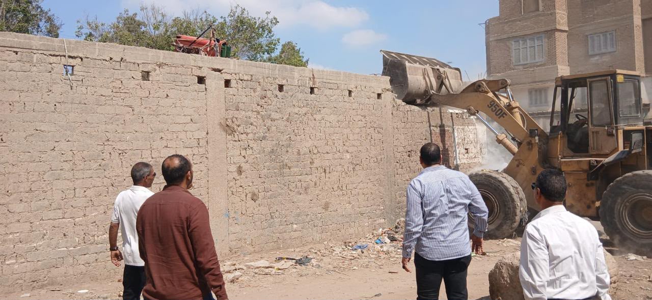 الجيزة تكثف حملاتها على مخازن الفرز والخردة بأوسيم والطالبية