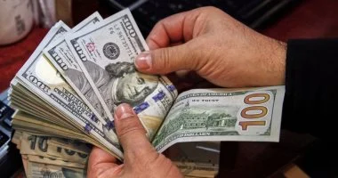 الدولار يستقر أمام الجنيه والبنك المركزي يسجل 55.38 للبيع الدولار يستقر أمام الجنيه والبنك المركزي يسجل 55.38 للبيع