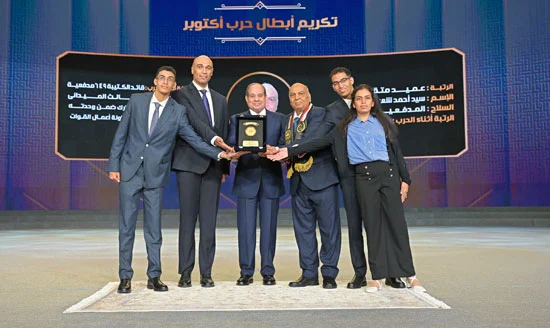تكريم أبطال حرب أكتوبر بالندوة التثقيفية للقوات المسلحة تكريم أبطال حرب أكتوبر بالندوة التثقيفية للقوات المسلحة