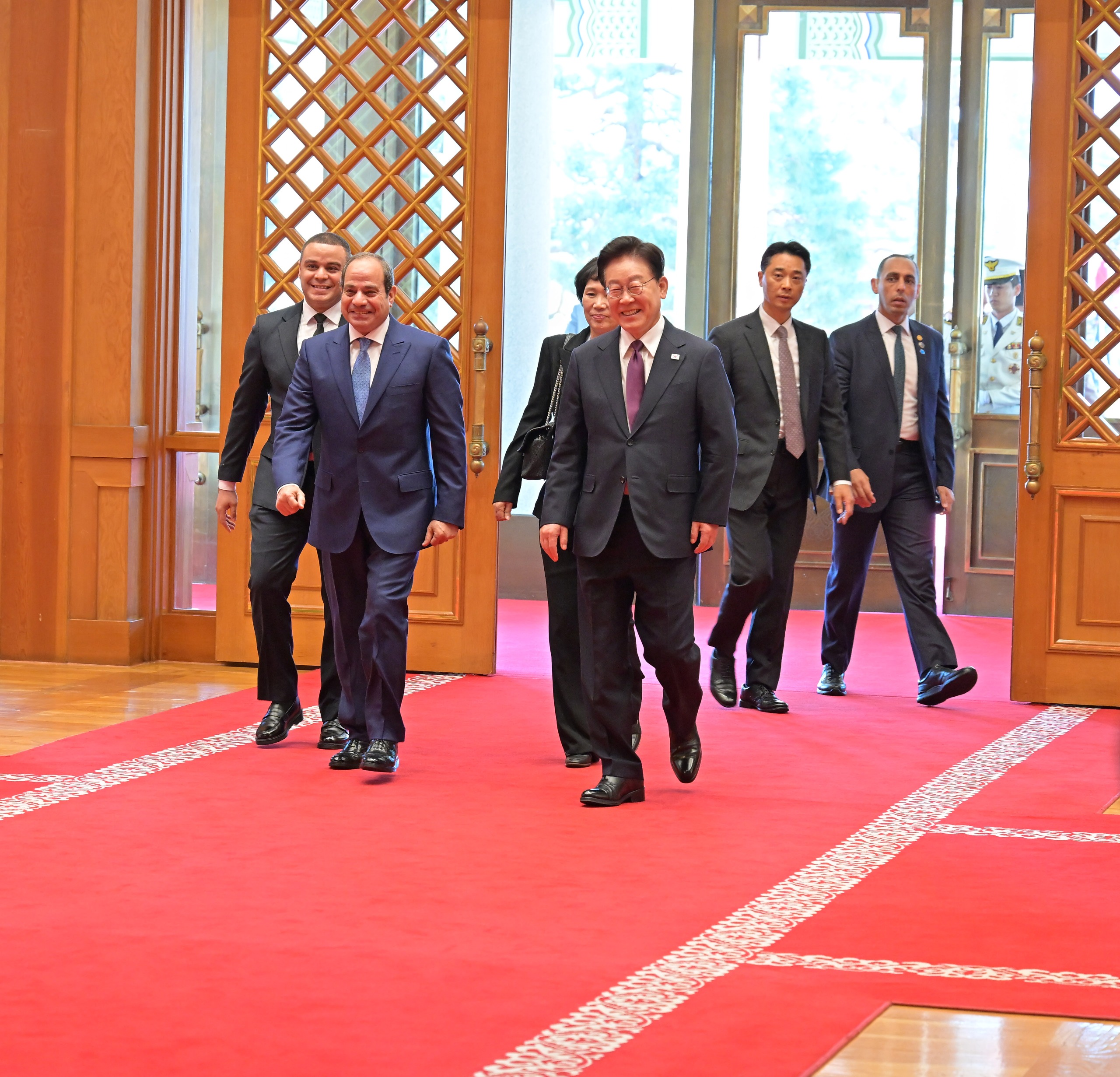 السيسي يعلن الشراكة الاستراتيجية مع كوريا ويؤكد رفض الإجراءات الأحادية السيسي يعلن الشراكة الاستراتيجية مع كوريا ويؤكد رفض الإجراءات الأحادية