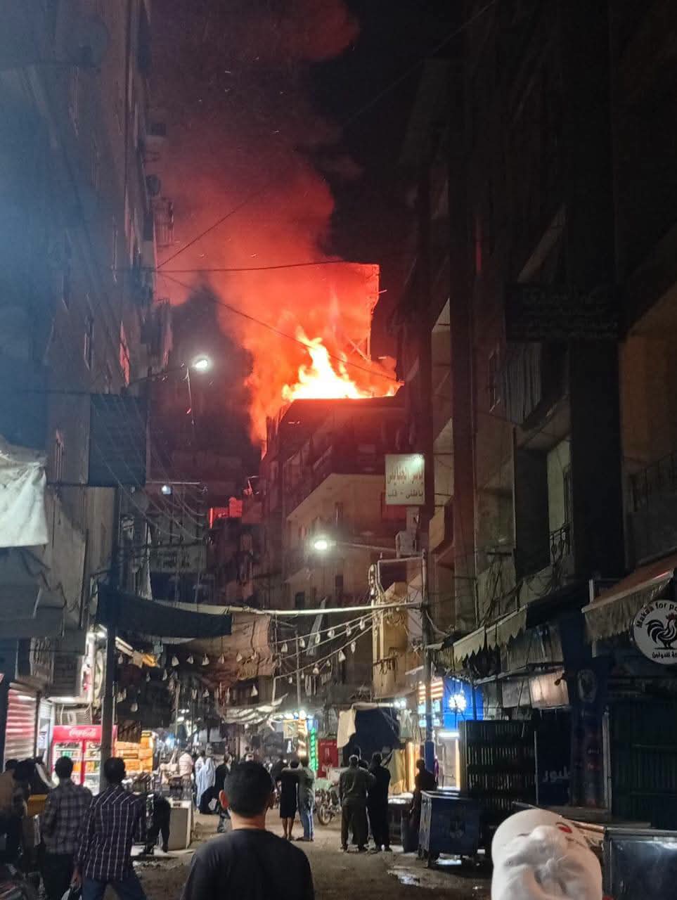 السيطرة على حريق بسوق كفر البدماص في الدقهلية السيطرة على حريق بسوق كفر البدماص في الدقهلية