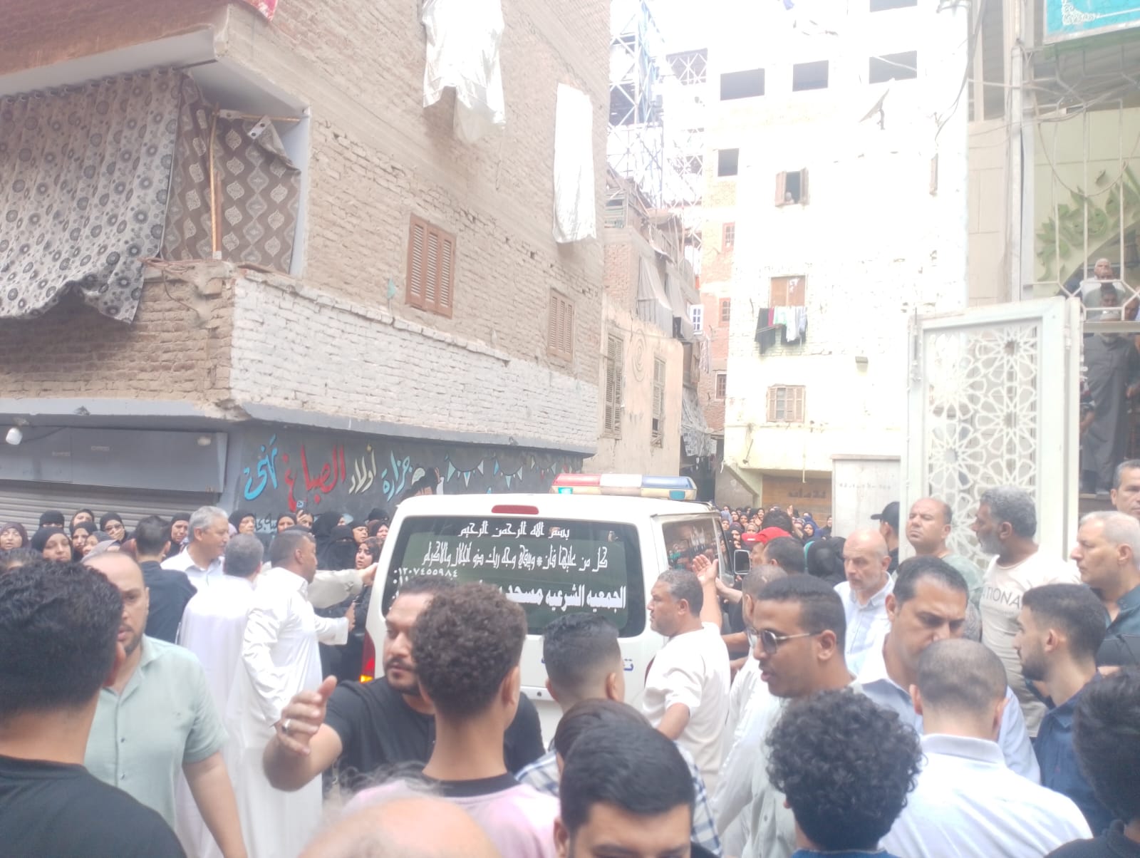 المئات يشيعون عبدالسلام الخضراوي إلى مقابر بلقس بالقليوبية