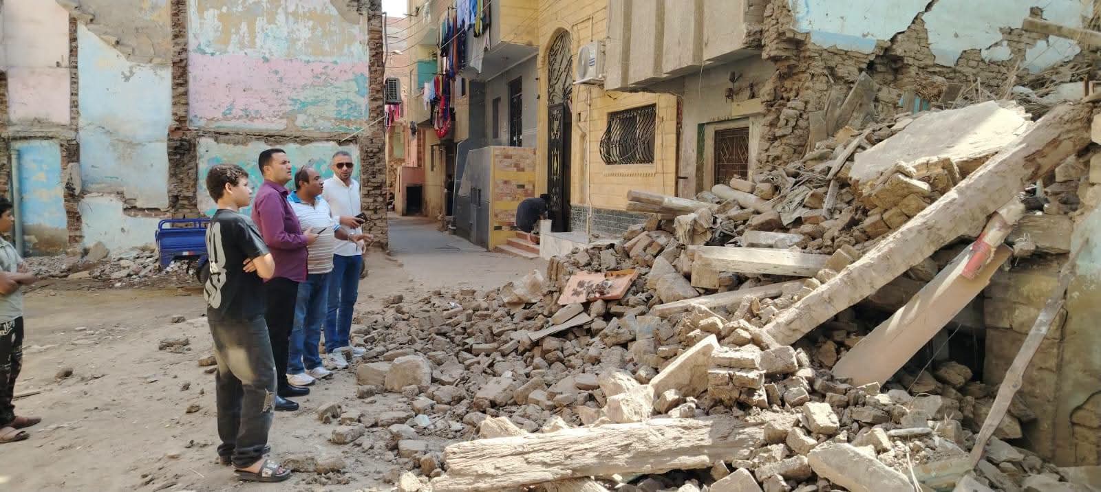 انهيار جزئي لمنزل قديم في البدرشين دون خسائر بشرية انهيار جزئي لمنزل قديم في البدرشين دون خسائر بشرية