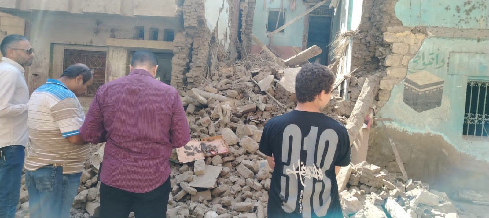 انهيار جزئي لمنزل قديم في البدرشين دون خسائر بشرية انهيار جزئي لمنزل قديم في البدرشين دون خسائر بشرية