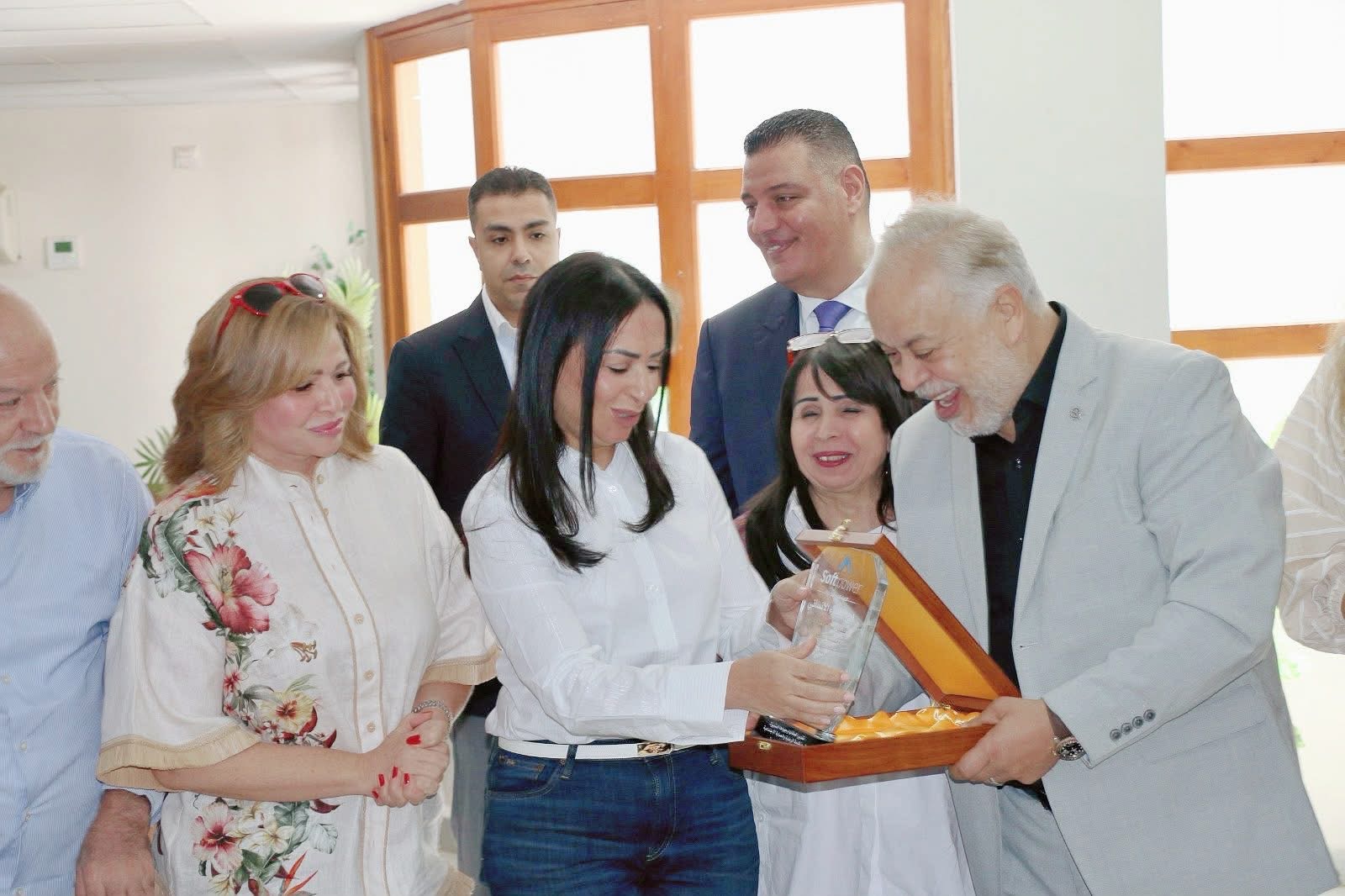 إلهام شاهين توثق زيارة وزيرة التضامن لدار كبار الفنانين إلهام شاهين توثق زيارة وزيرة التضامن لدار كبار الفنانين