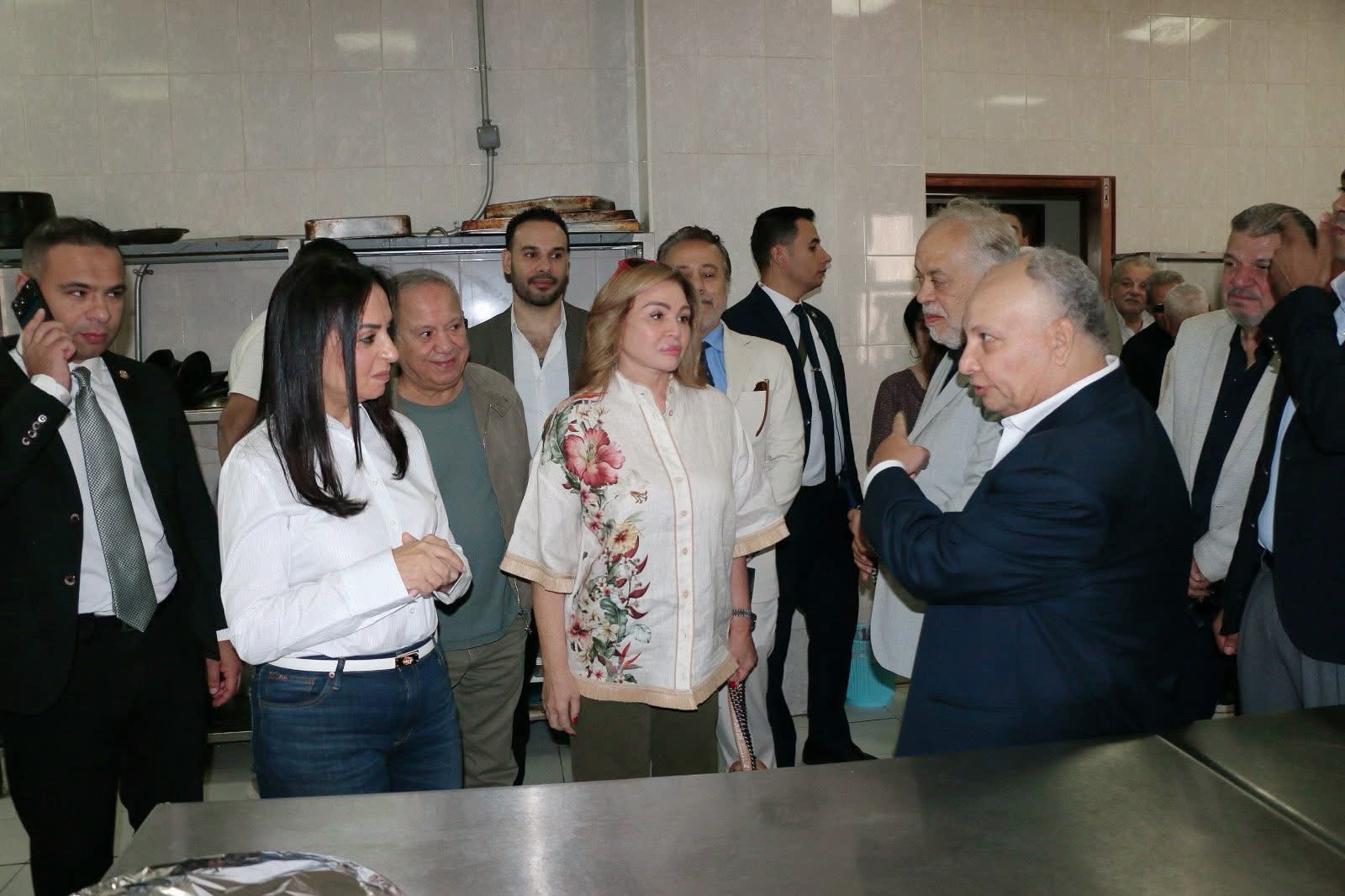 إلهام شاهين توثق زيارة وزيرة التضامن لدار كبار الفنانين إلهام شاهين توثق زيارة وزيرة التضامن لدار كبار الفنانين