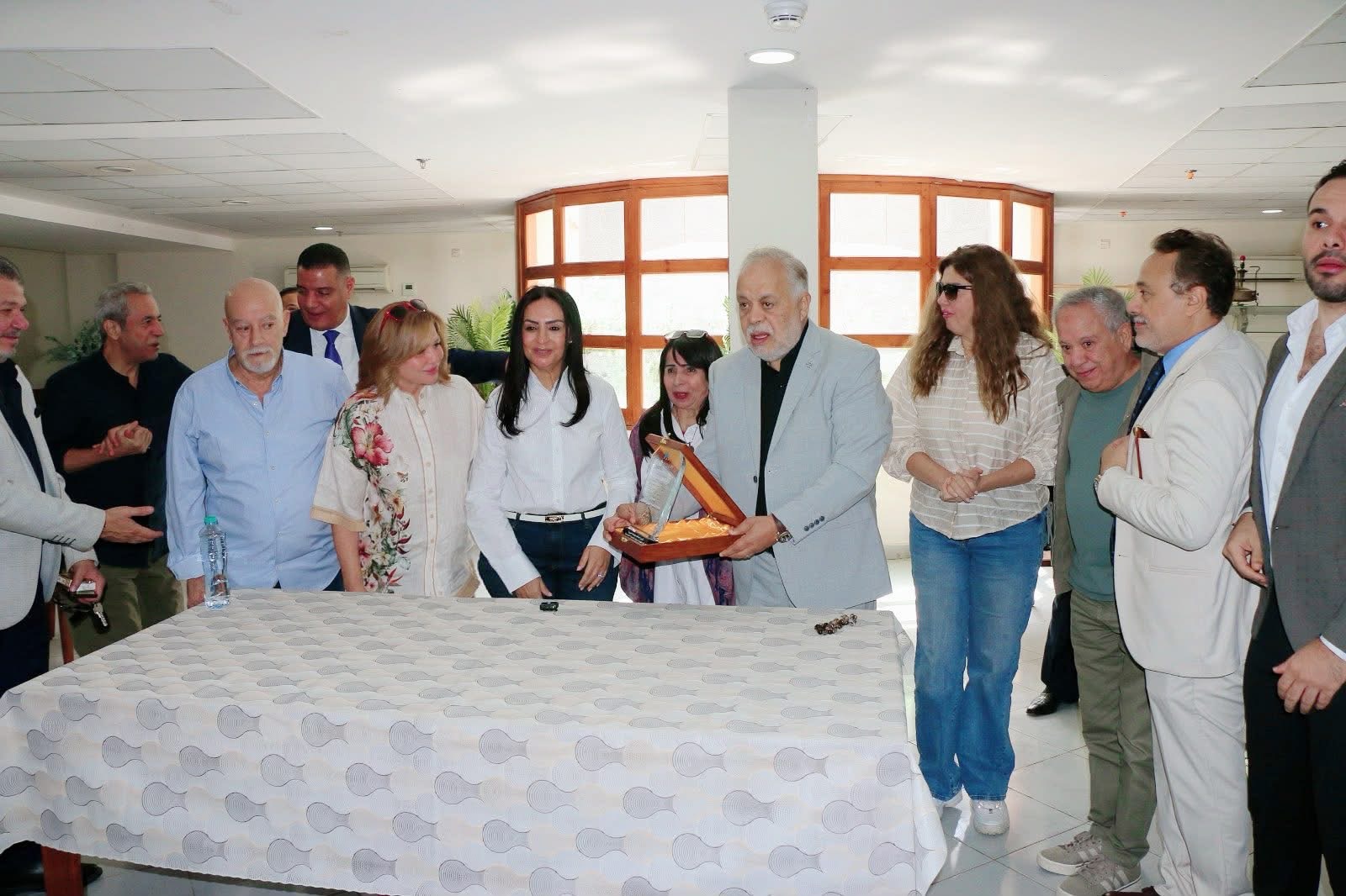إلهام شاهين توثق زيارة وزيرة التضامن لدار كبار الفنانين إلهام شاهين توثق زيارة وزيرة التضامن لدار كبار الفنانين