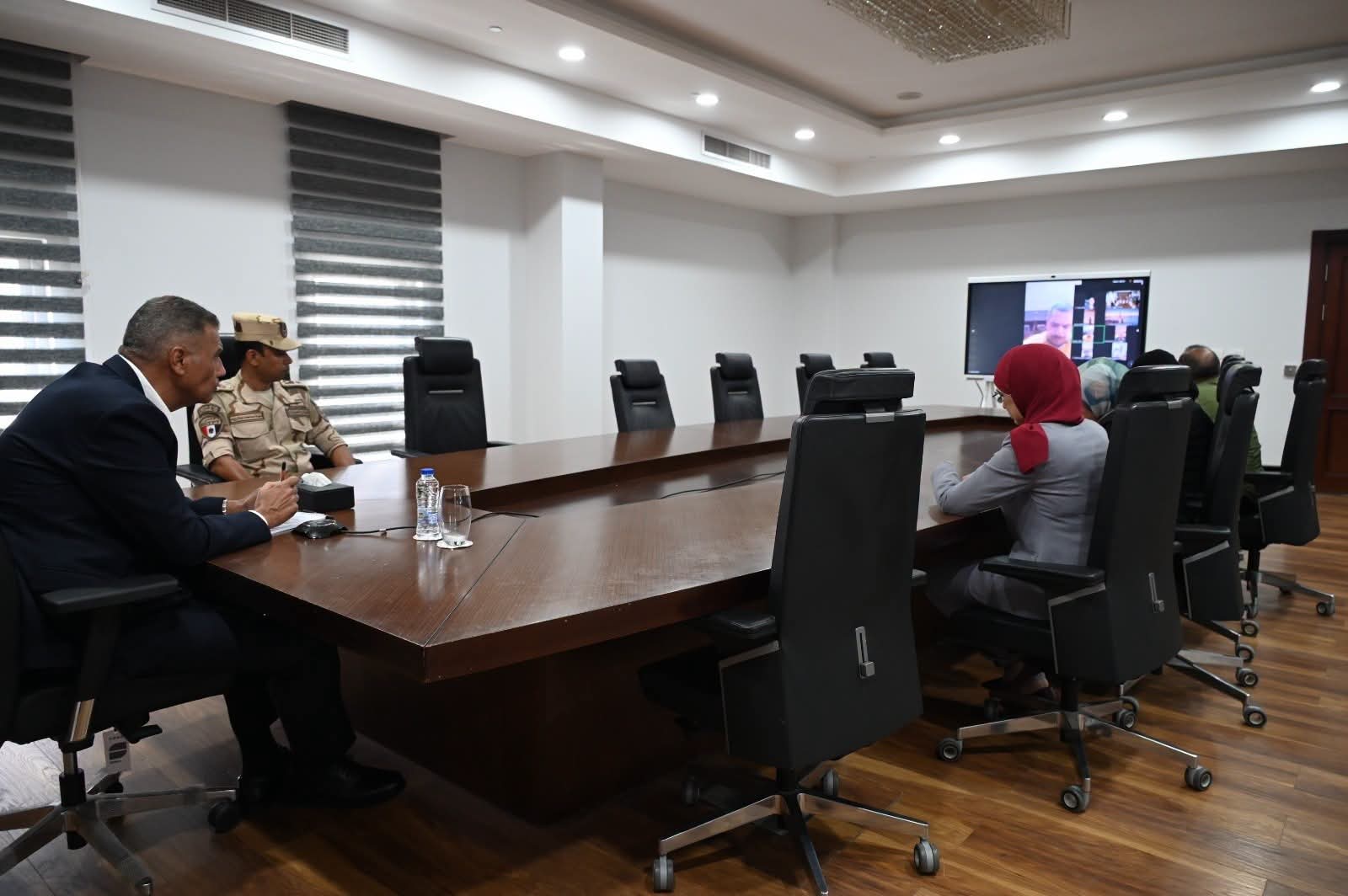 محافظ جنوب سيناء يوجّه بتمشيط طرق طابا ونويبع محافظ جنوب سيناء يوجّه بتمشيط طرق طابا ونويبع