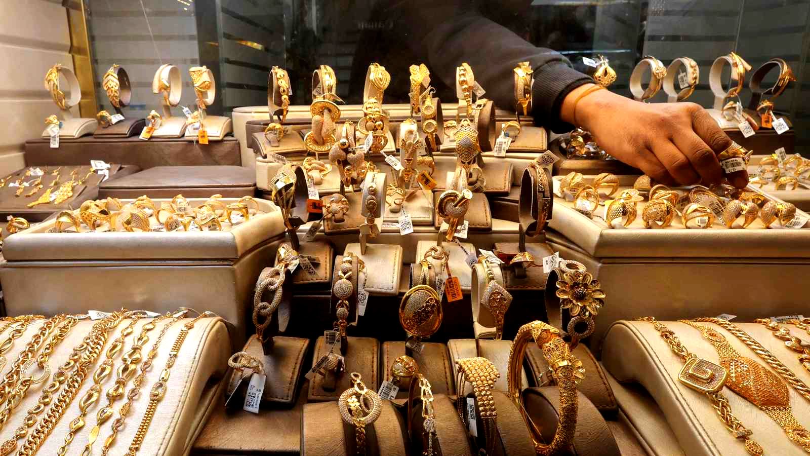 أسعار الذهب اليوم السبت 10-10-2026 وعيار 21 يسجل مفاجأة أسعار الذهب اليوم السبت 10-10-2026 وعيار 21 يسجل مفاجأة