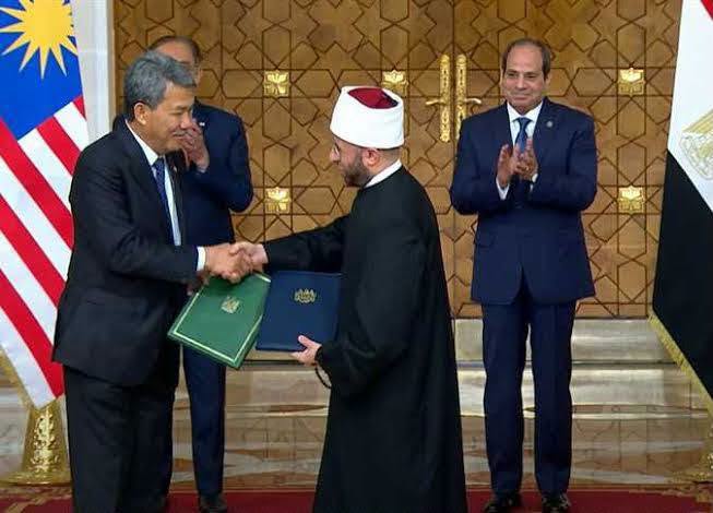 وزير الأوقاف يثمن كلمة رئيس وزراء ماليزيا عن مصر والأزهر وزير الأوقاف يثمن كلمة رئيس وزراء ماليزيا عن مصر والأزهر