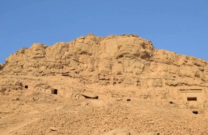 بيت البِنَيّة في سوهاج باب غامض تحرسه الأساطير بيت البِنَيّة في سوهاج باب غامض تحرسه الأساطير