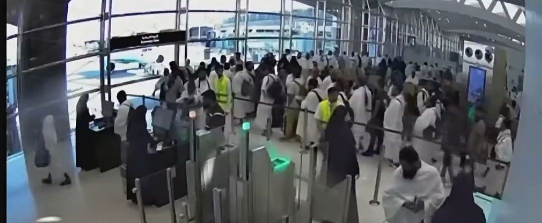 تركي آل الشيخ يعلق على الاعتداء على معتمرين بمطار الرياض تركي آل الشيخ يعلق على الاعتداء على معتمرين بمطار الرياض