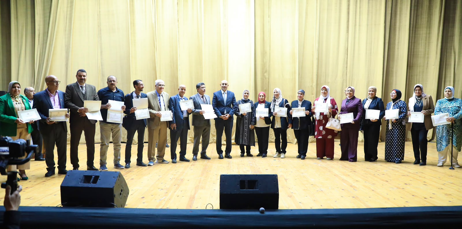 وزير التعليم يكرم 216 مدير مدرسة تقديرًا لجهودهم