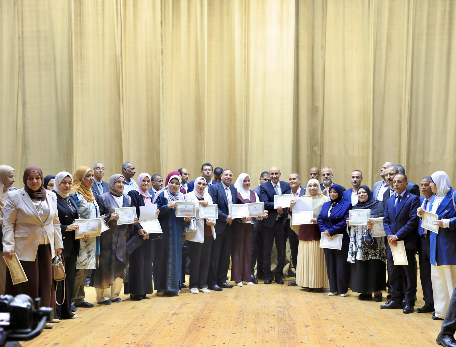 وزير التعليم يكرم 216 مدير مدرسة تقديرًا لجهودهم
