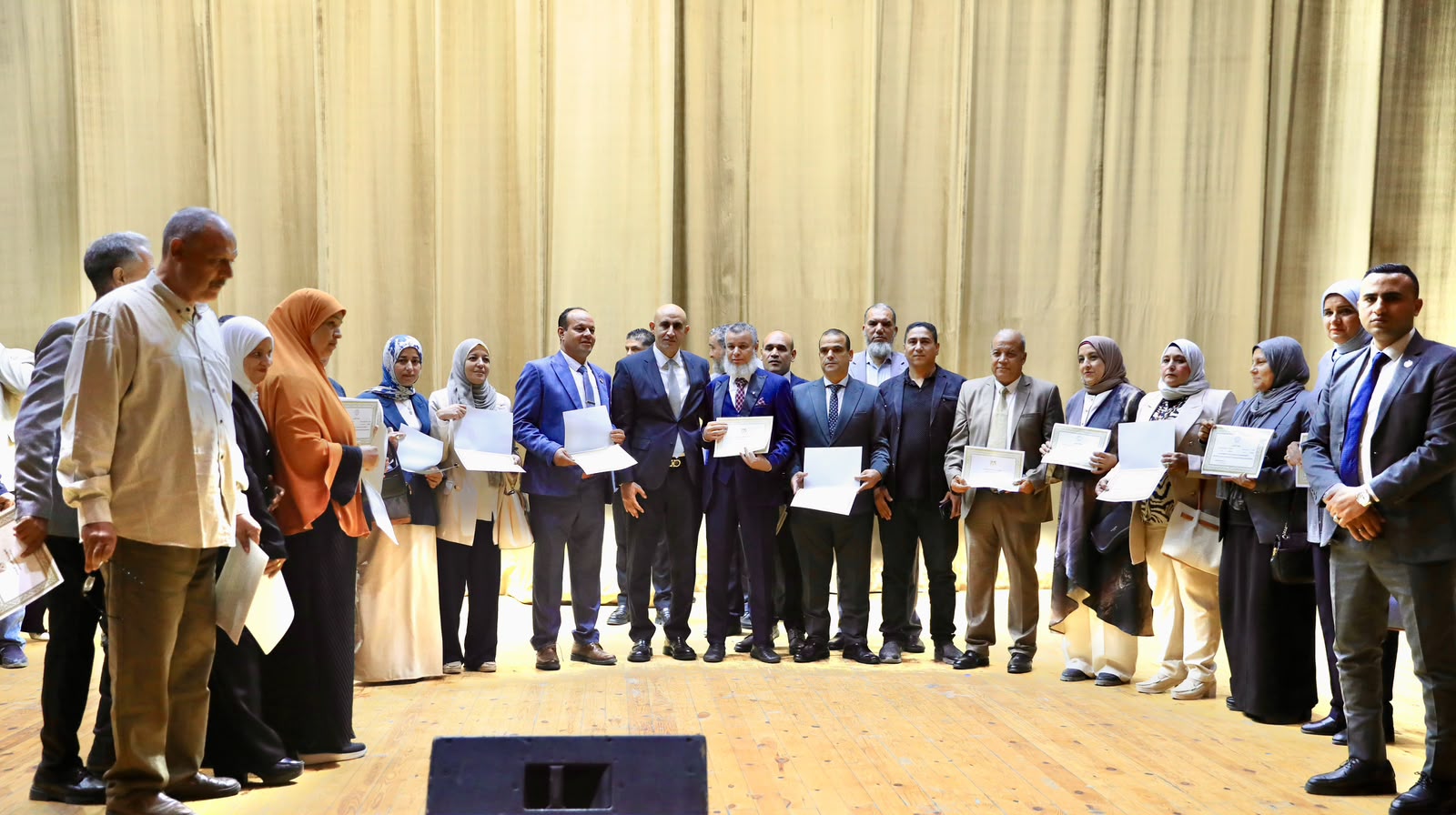 وزير التعليم يكرم 216 مدير مدرسة تقديرًا لجهودهم