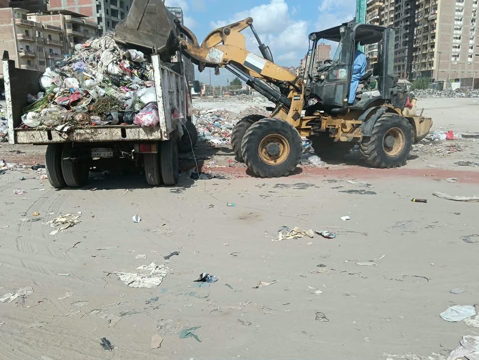 الغربية ترفع 700 طن من المخلفات والتراكمات الغربية ترفع 700 طن من المخلفات والتراكمات