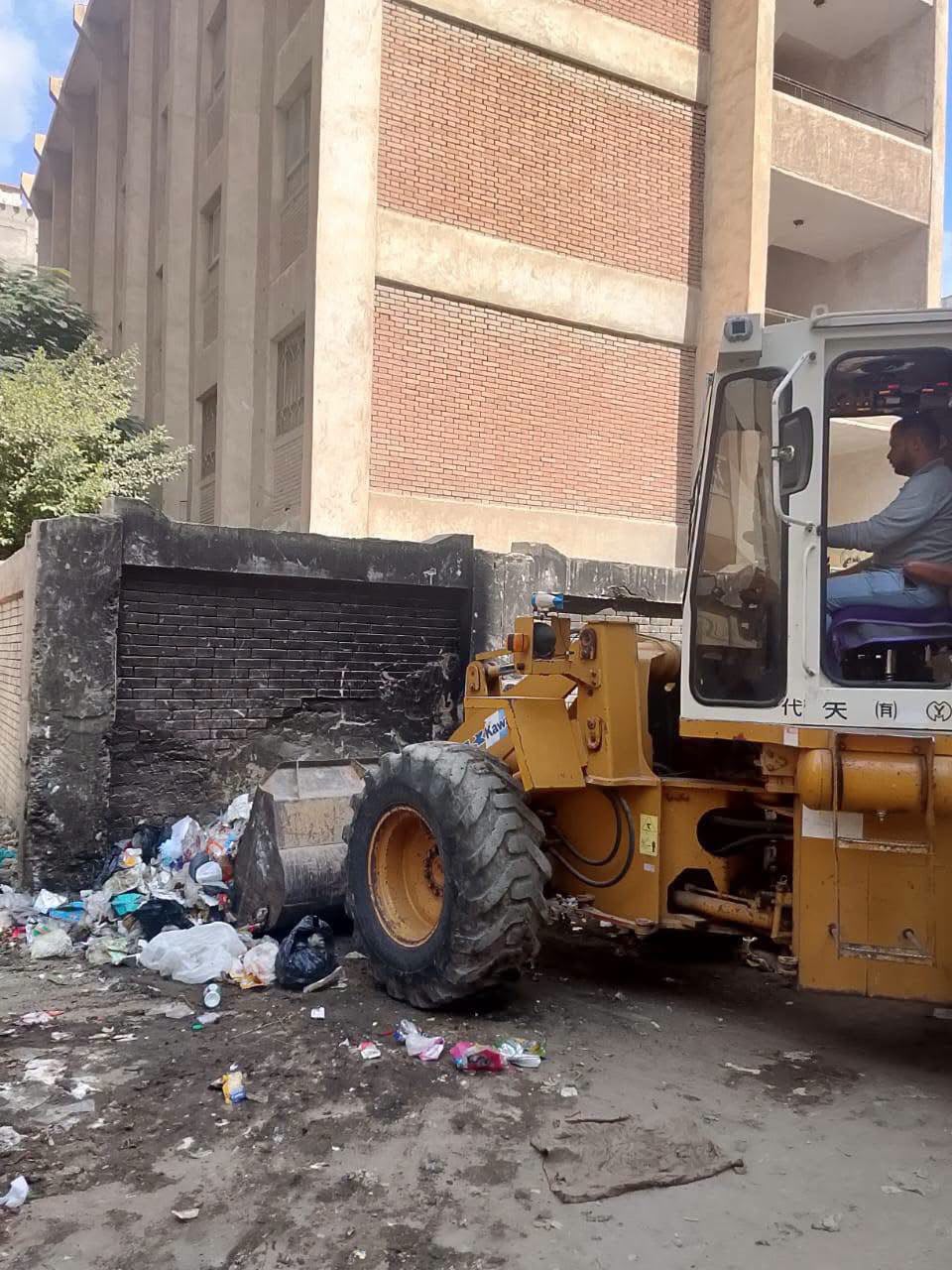 الغربية ترفع 700 طن من المخلفات والتراكمات الغربية ترفع 700 طن من المخلفات والتراكمات