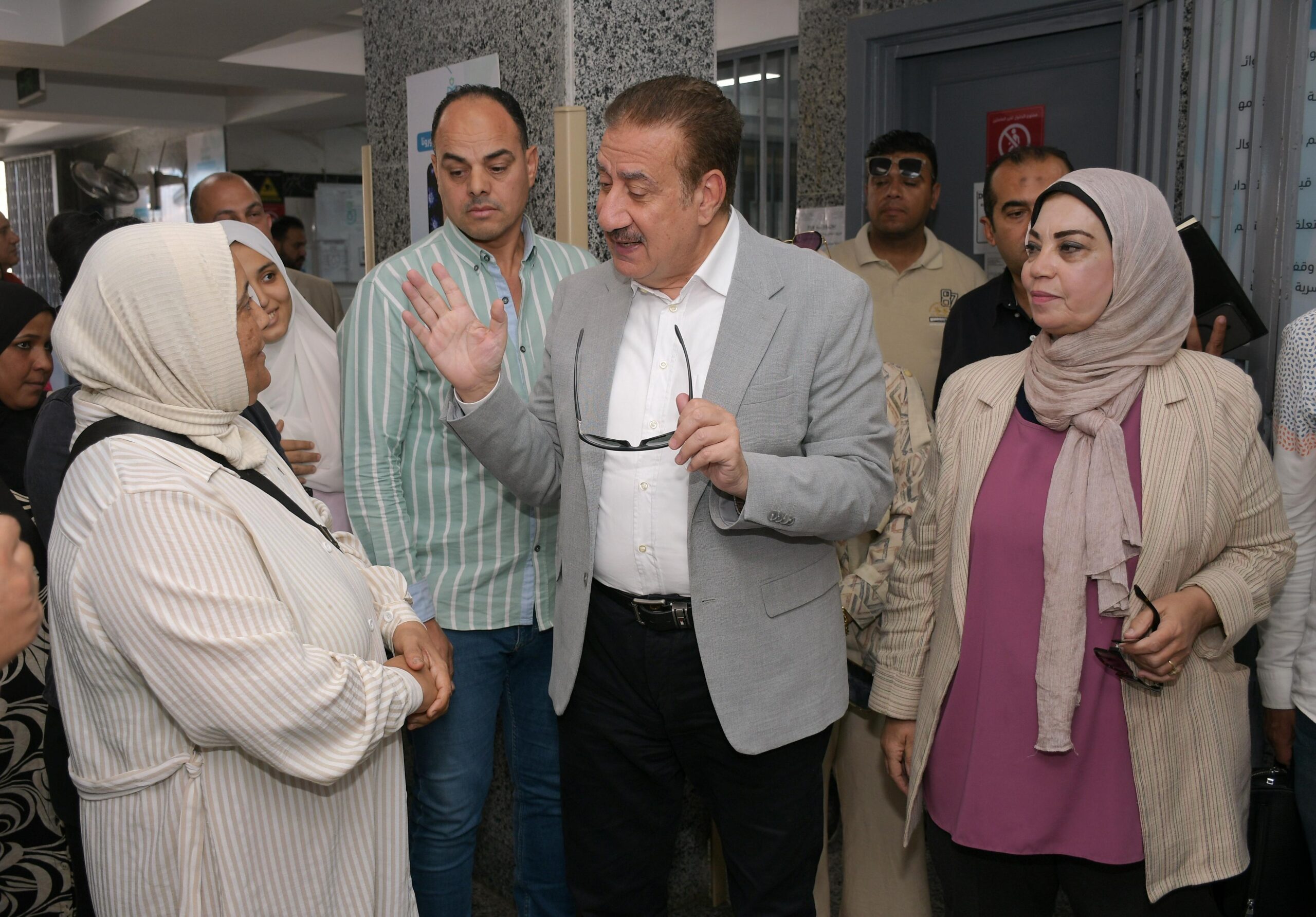 محافظ بورسعيد يتفقد مركز طب أسرة بورفؤاد ثاني محافظ بورسعيد يتفقد مركز طب أسرة بورفؤاد ثاني