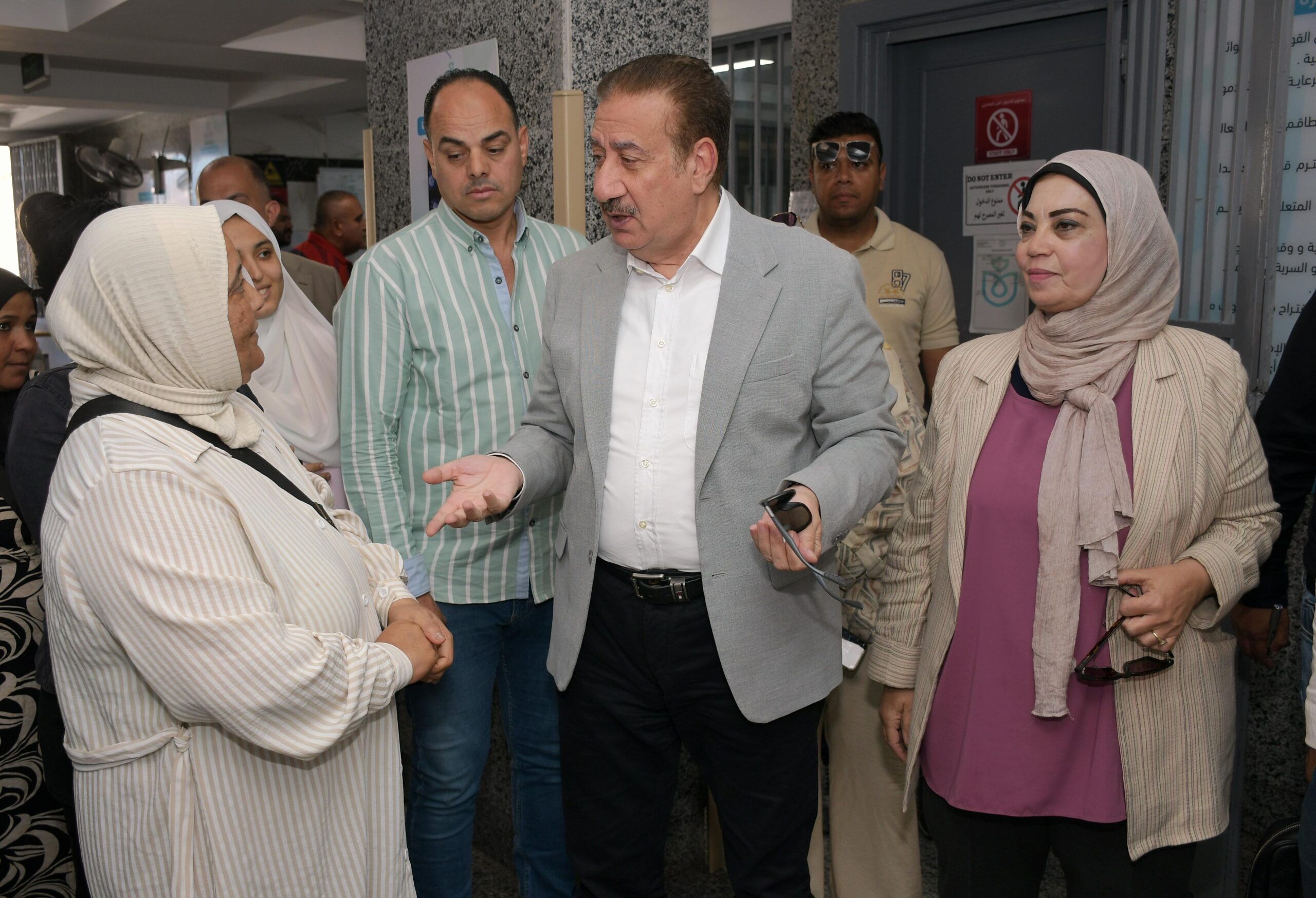 محافظ بورسعيد يتفقد مركز طب أسرة بورفؤاد ثاني محافظ بورسعيد يتفقد مركز طب أسرة بورفؤاد ثاني