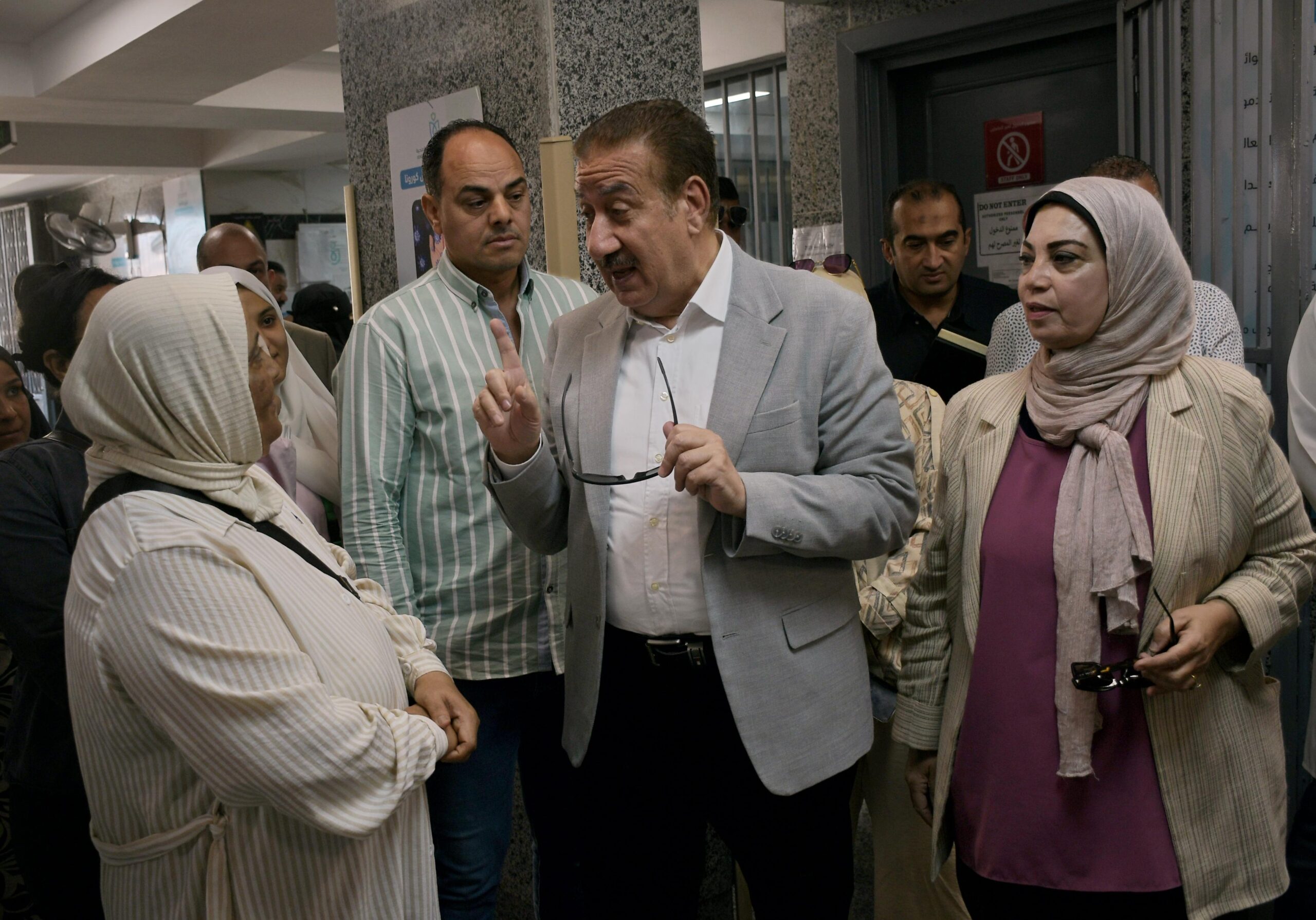 محافظ بورسعيد يتفقد مركز طب أسرة بورفؤاد ثاني محافظ بورسعيد يتفقد مركز طب أسرة بورفؤاد ثاني