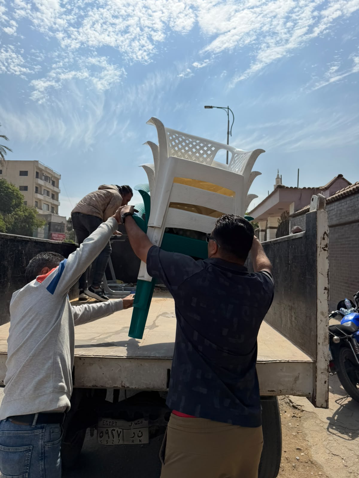حي الهرم يصادر محتويات مدرسة وبيتش باجي بالمنصورية وكفر الجبل حي الهرم يصادر محتويات مدرسة وبيتش باجي بالمنصورية وكفر الجبل