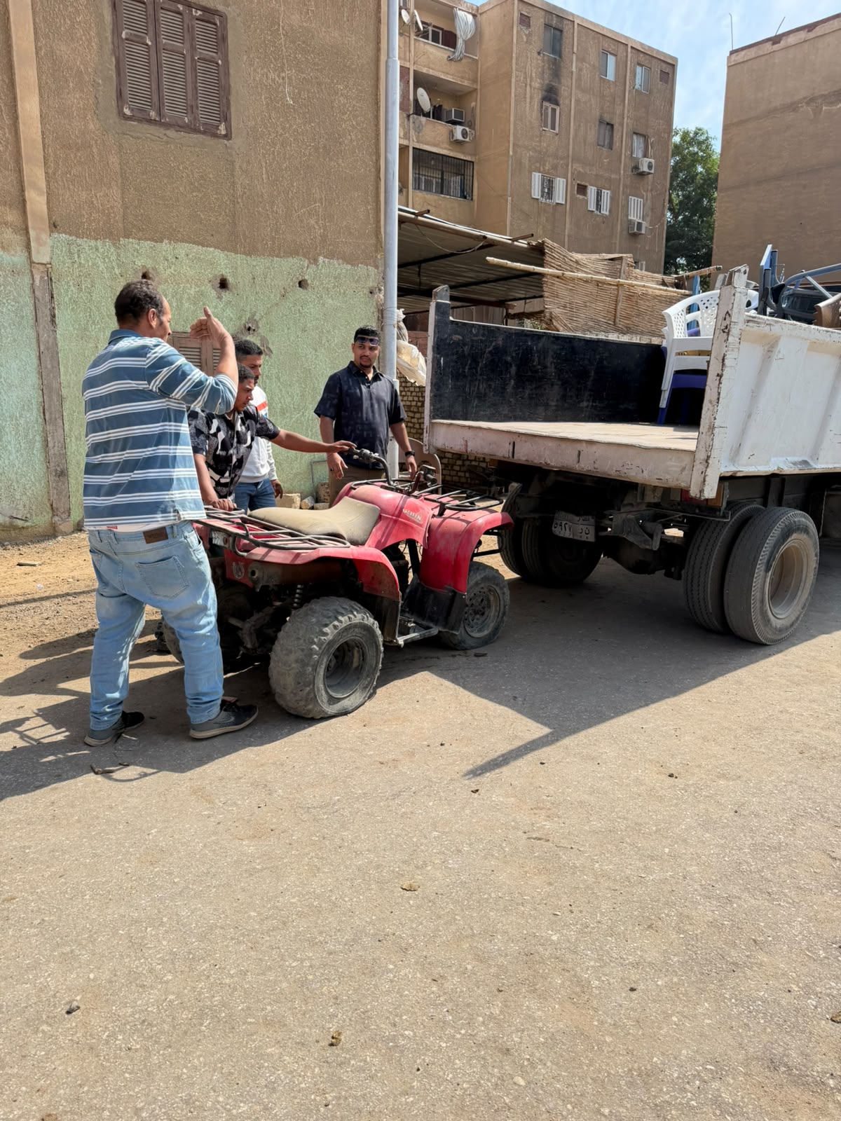 حي الهرم يصادر محتويات مدرسة وبيتش باجي بالمنصورية وكفر الجبل حي الهرم يصادر محتويات مدرسة وبيتش باجي بالمنصورية وكفر الجبل