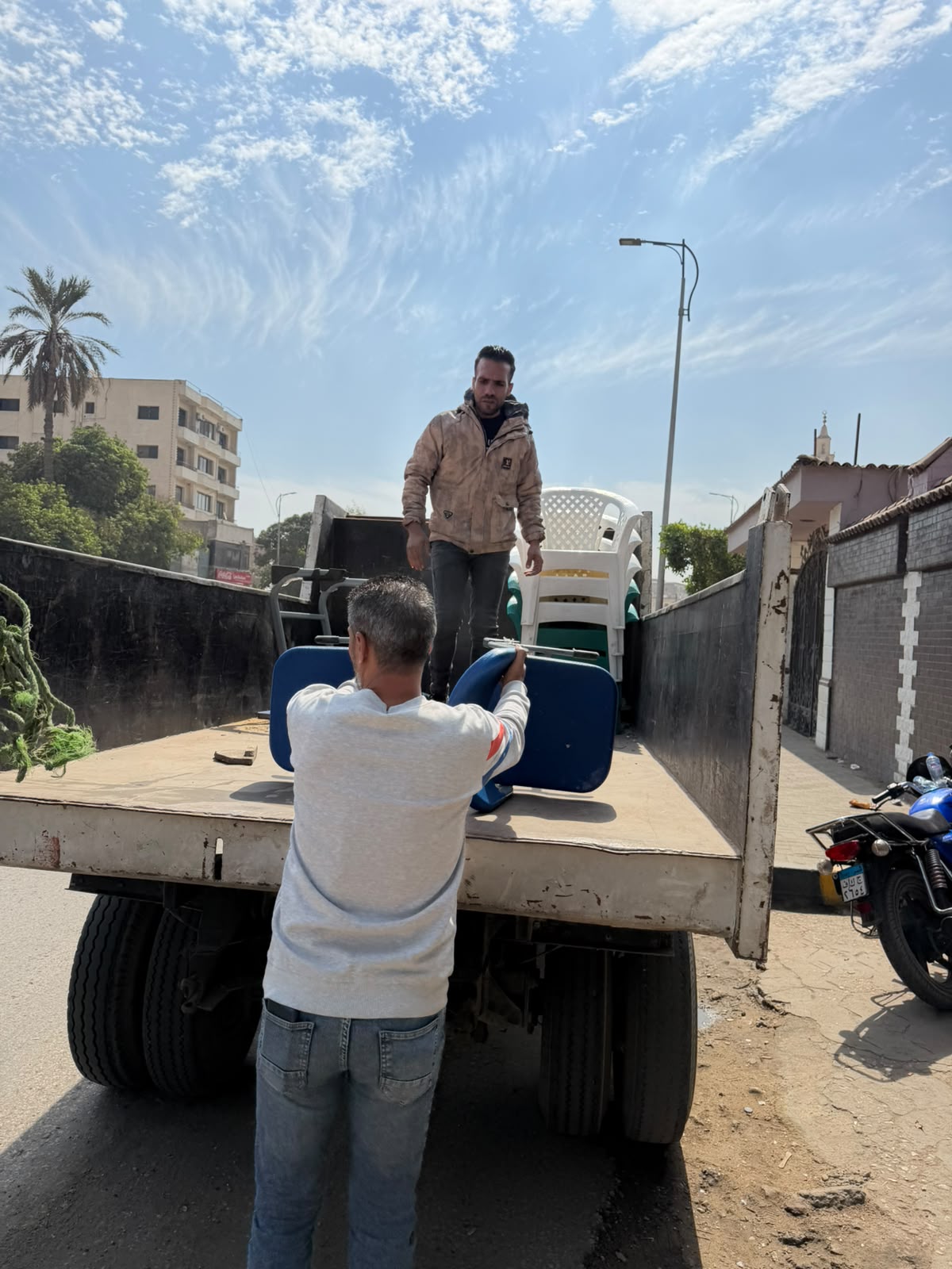 حي الهرم يصادر محتويات مدرسة وبيتش باجي بالمنصورية وكفر الجبل حي الهرم يصادر محتويات مدرسة وبيتش باجي بالمنصورية وكفر الجبل