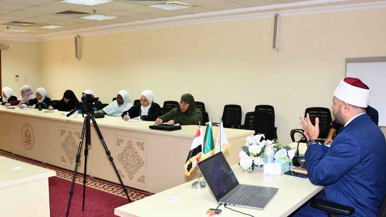 دورة مهارات الوعظ الديني للواعظات تناقش تطوير الأداء الدعوي