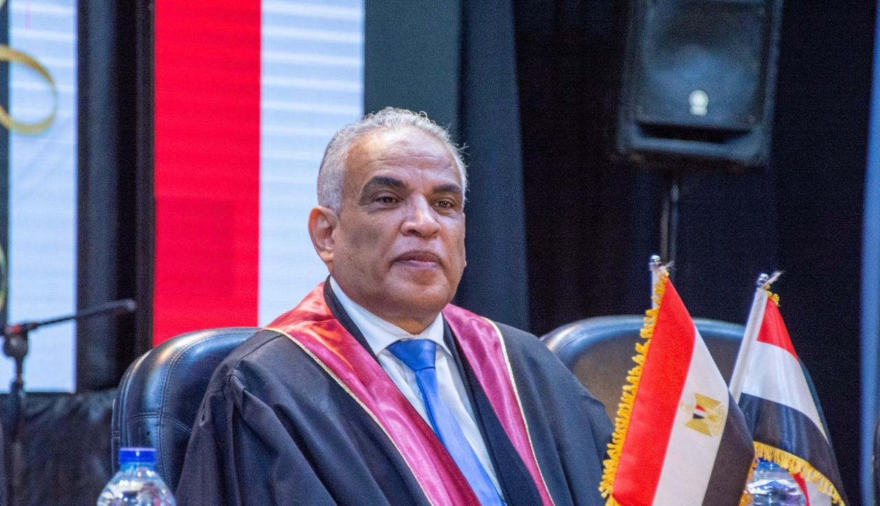 رئيس جامعة طنطا يشهد تخرج الدفعة 12 من الصيدلة الإكلينيكية