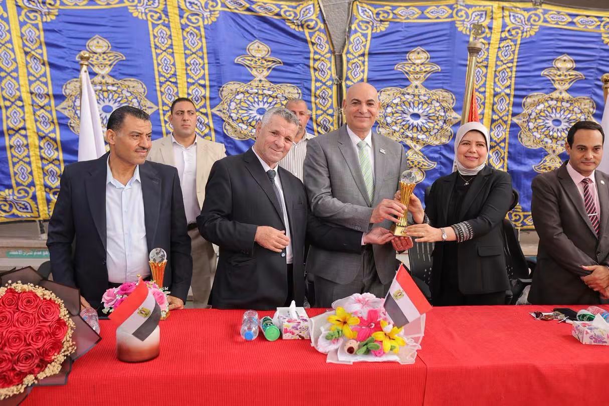 رئيس جامعة مدينة السادات يشهد احتفالية كلية التربية بأكتوبر رئيس جامعة مدينة السادات يشهد احتفالية كلية التربية بأكتوبر