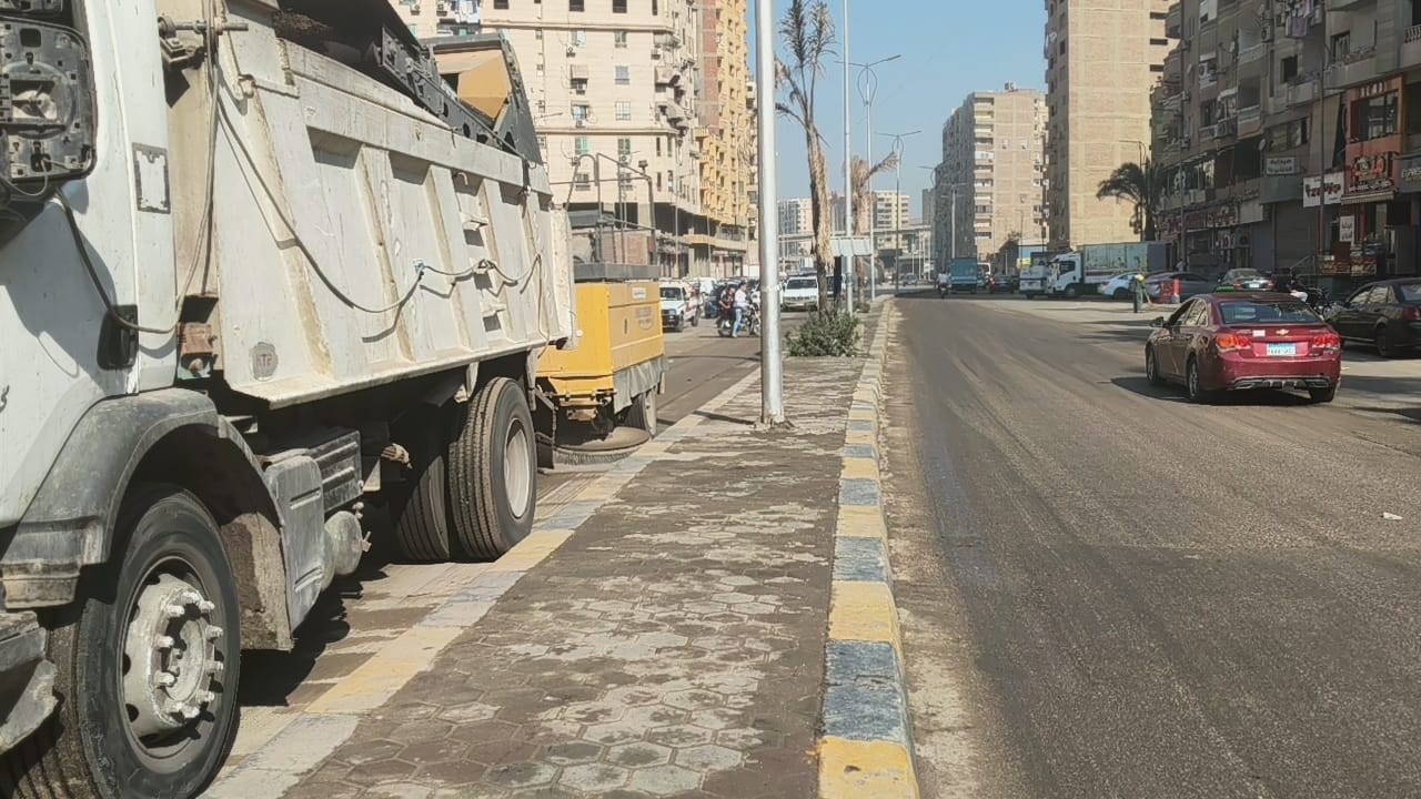 رفع 1500 طن مخلفات من أسفل دائري الهرم واللبيني فيصل رفع 1500 طن مخلفات من أسفل دائري الهرم واللبيني فيصل