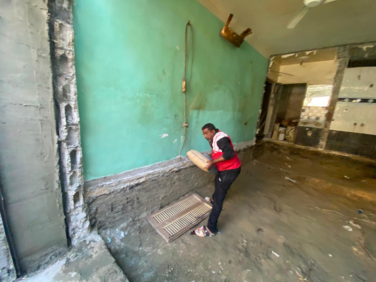 حي الزهور يشن حملة للتصدي للمخالفات التنظيمية بالتعاونيات حي الزهور يشن حملة للتصدي للمخالفات التنظيمية بالتعاونيات