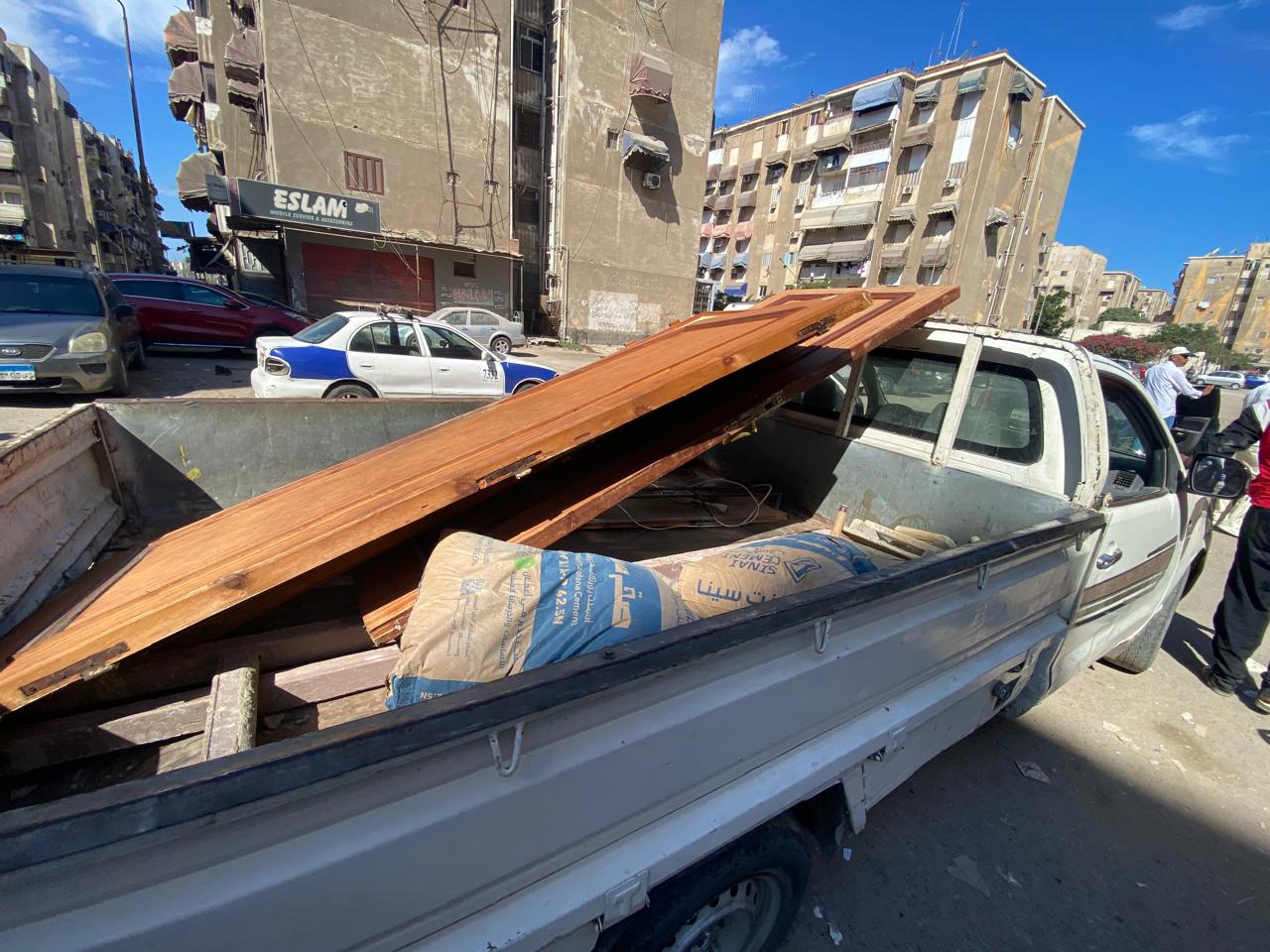 حي الزهور يشن حملة للتصدي للمخالفات التنظيمية بالتعاونيات حي الزهور يشن حملة للتصدي للمخالفات التنظيمية بالتعاونيات