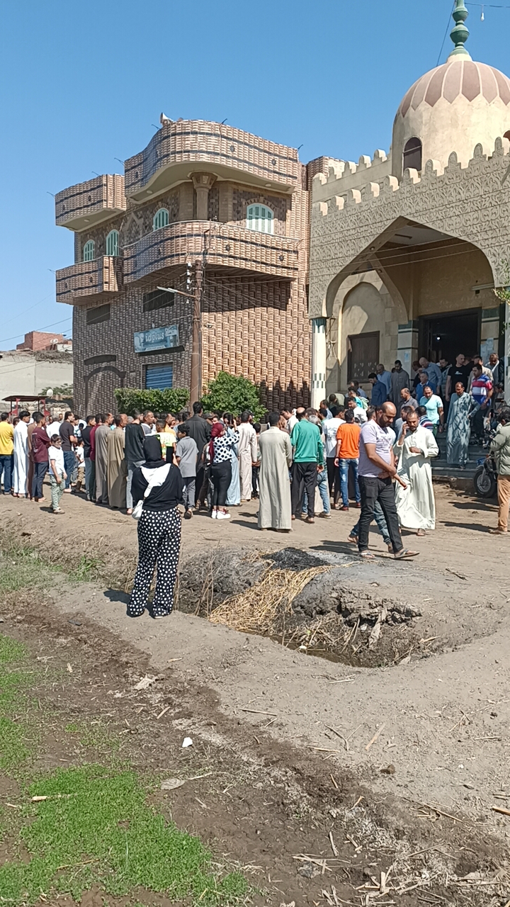وفد من الأزهر يتقدم جنازة الطالب أمير الأصيل وفد من الأزهر يتقدم جنازة الطالب أمير الأصيل