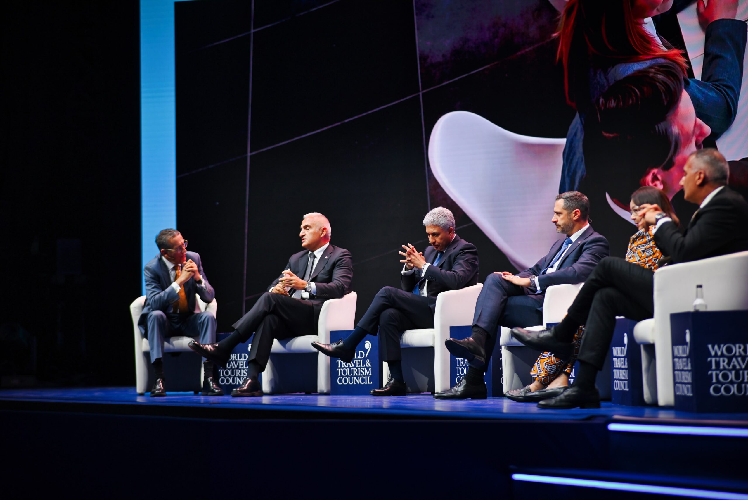 شريف فتحي يؤكد مصر تمتلك مقومات قوية للنمو السياحي شريف فتحي يؤكد مصر تمتلك مقومات قوية للنمو السياحي