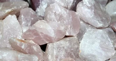 صحتك بالدنيا إزاى تحمى طفلك فى تقلبات الخريف صحتك بالدنيا إزاى تحمى طفلك فى تقلبات الخريف