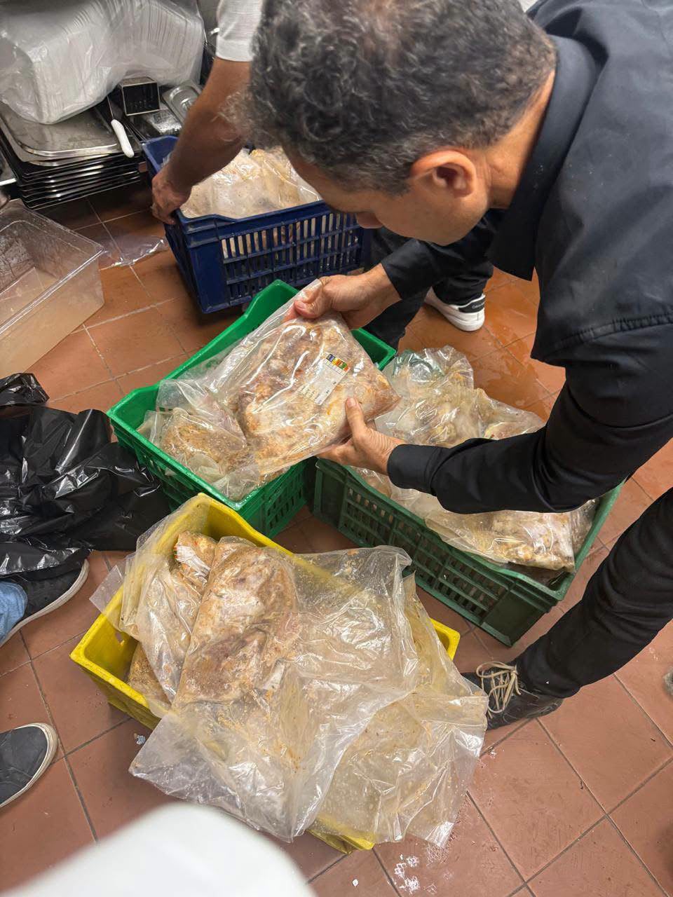 الغربية تضبط 330.5 كجم لحوم ودواجن وتحرر 20 محضرًا الغربية تضبط 330.5 كجم لحوم ودواجن وتحرر 20 محضرًا