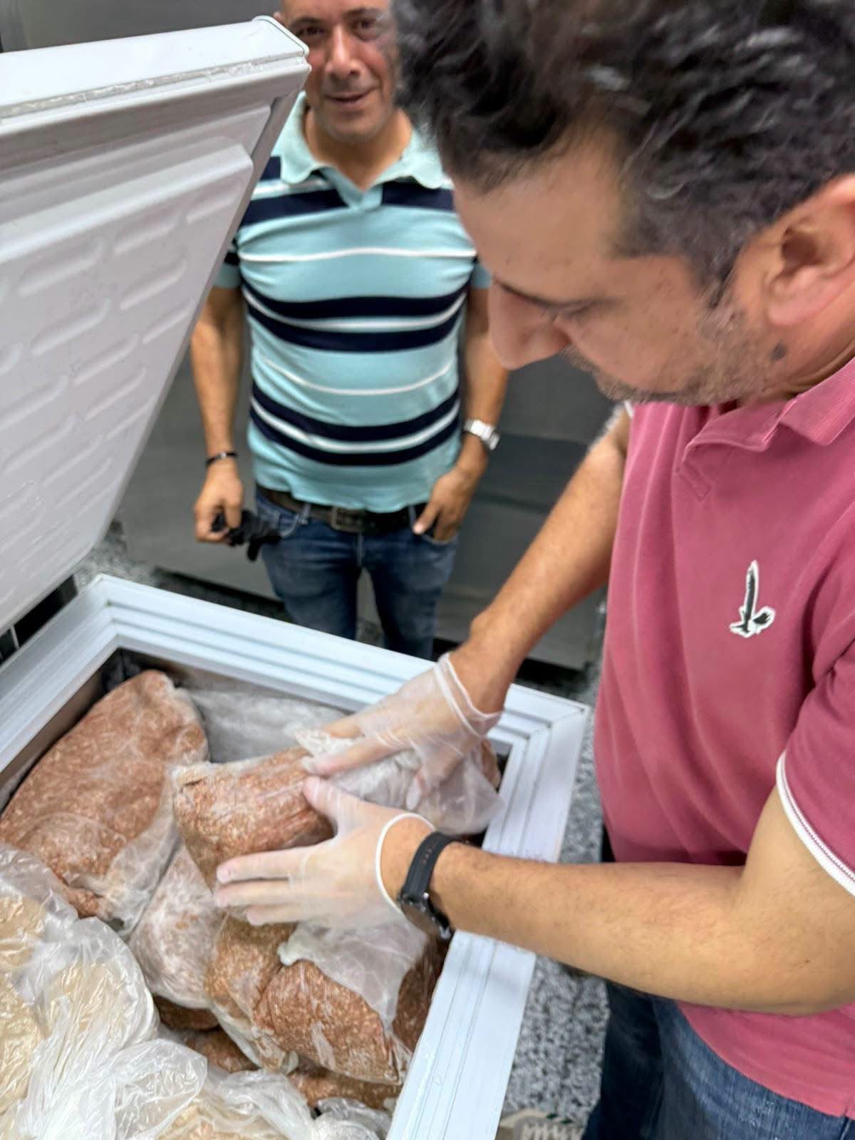 الغربية تضبط 330.5 كجم لحوم ودواجن وتحرر 20 محضرًا الغربية تضبط 330.5 كجم لحوم ودواجن وتحرر 20 محضرًا